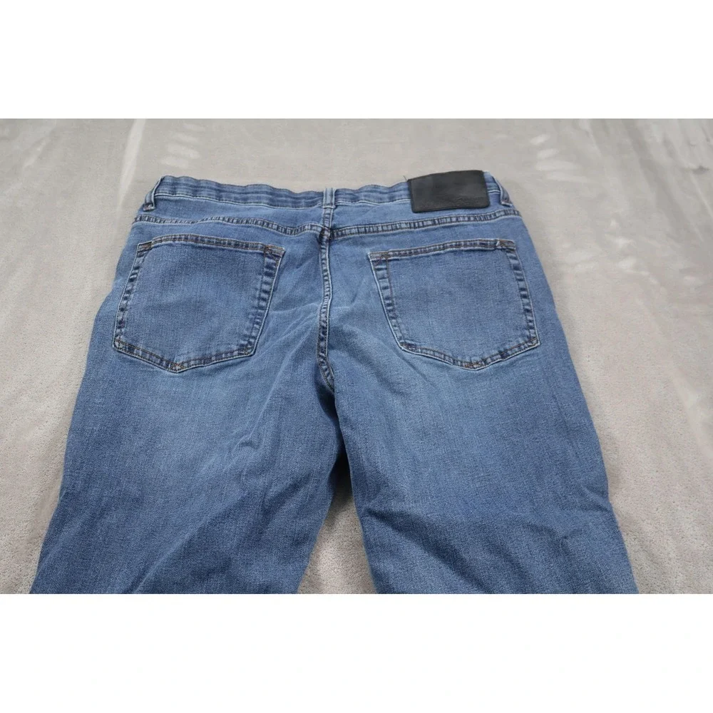 Eddie Bauer Jeans Mens 34x32 Blue Medium Wash Straight‎ Leg Denim Distressed